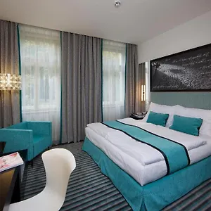 Otel Red & Blue Design